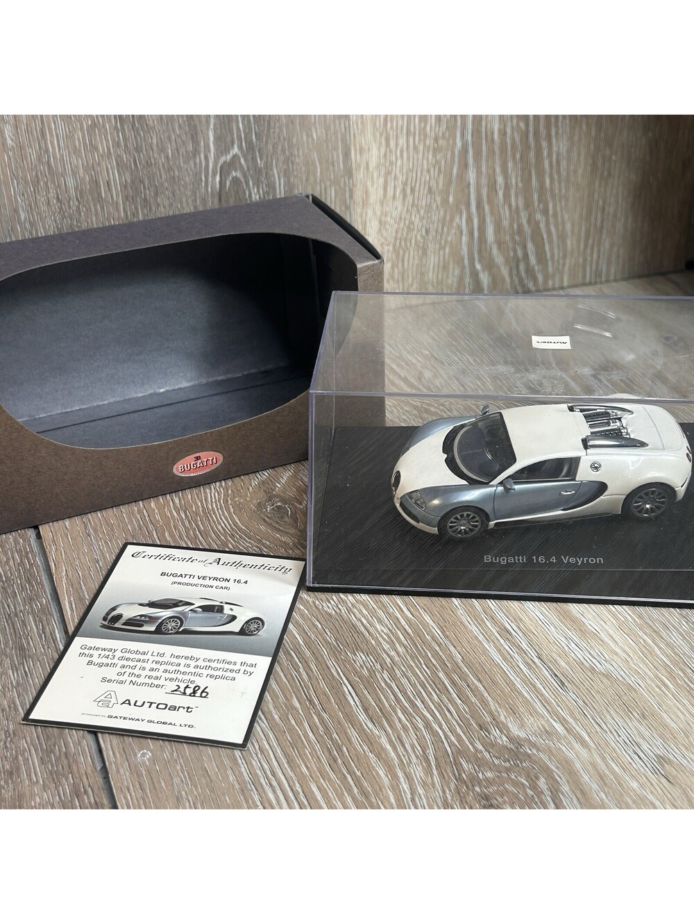 AUTOart 1/43 Bugatti Veyron 16.4 –Pearl White & Ice Blue – COA Included
